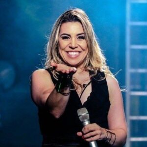 Toma aqui os 50 reais